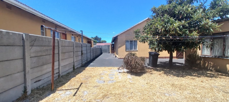 3 Bedroom Property for Sale in Grassy Park Western Cape